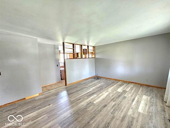 4th image of 1009 Eastcrest Dr
