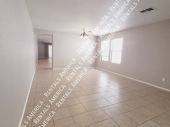 2nd image of 776 E Cowboy Cove Trl