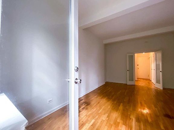 3rd image of 150 E 30th St APT 1B