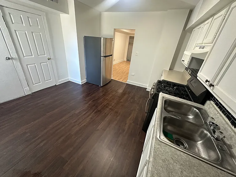 521 May St #1W — Photo 4