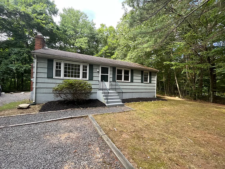 332 Richmond Rd — Photo 1