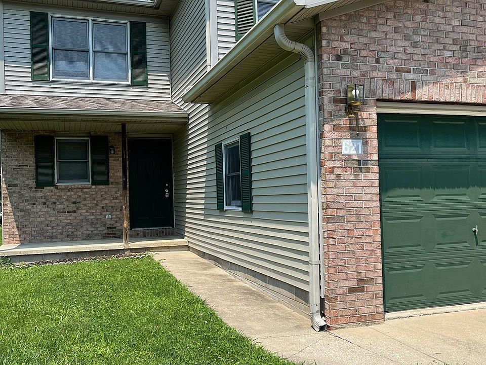 1st image of 623 W Pine Ln
