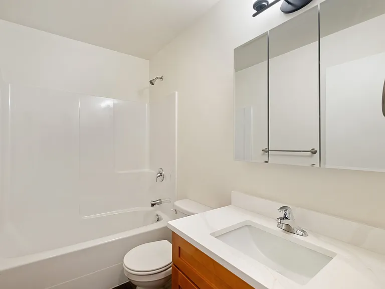 2x1 R Bathroom