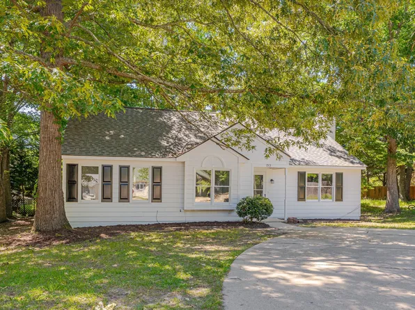 1513 Laverton Ct, Fuquay Varina, NC 27526