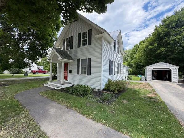 12 Elm Street, Newport, ME 04953