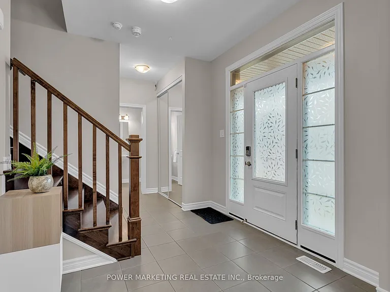 208 Alex Polowin Ave — Photo 4