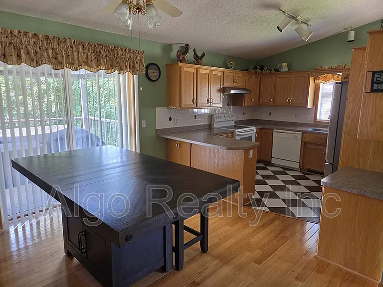 12450 Raven St NW — Photo 5