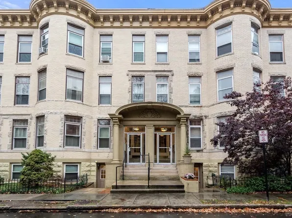 40 Winchester St APT 8, Brookline, MA 02446