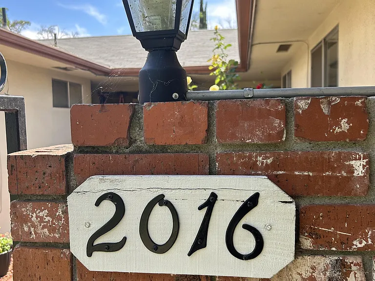 2016 Rose Ave — Photo 4