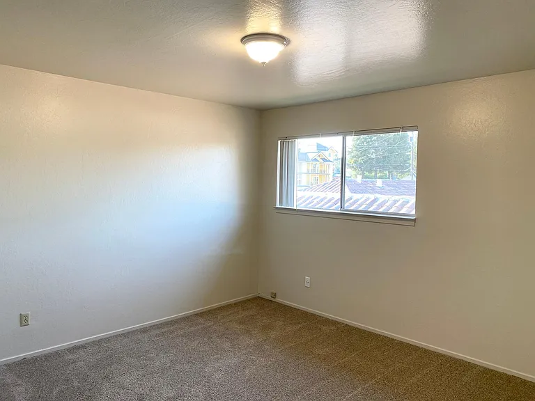 522 Riverside Ave — Photo 7