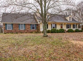 1914 Saddlebrook Dr, Murfreesboro, TN 37129