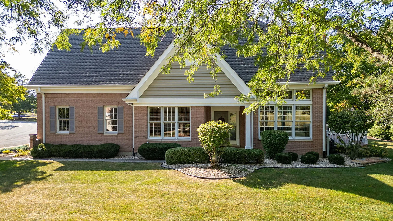 4258 Stableford Ln photo 1