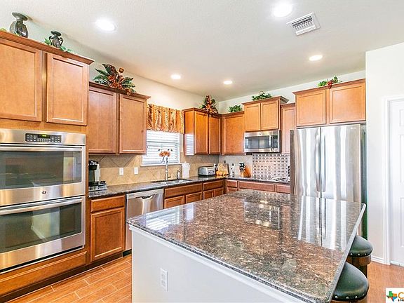 4th image of 1118 Garden Green Dr