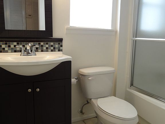 5th image of 3284 Cloverplace Dr