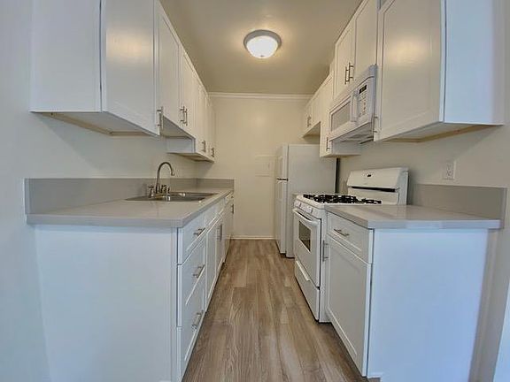3rd image of 12710 Mitchell Ave APT 17