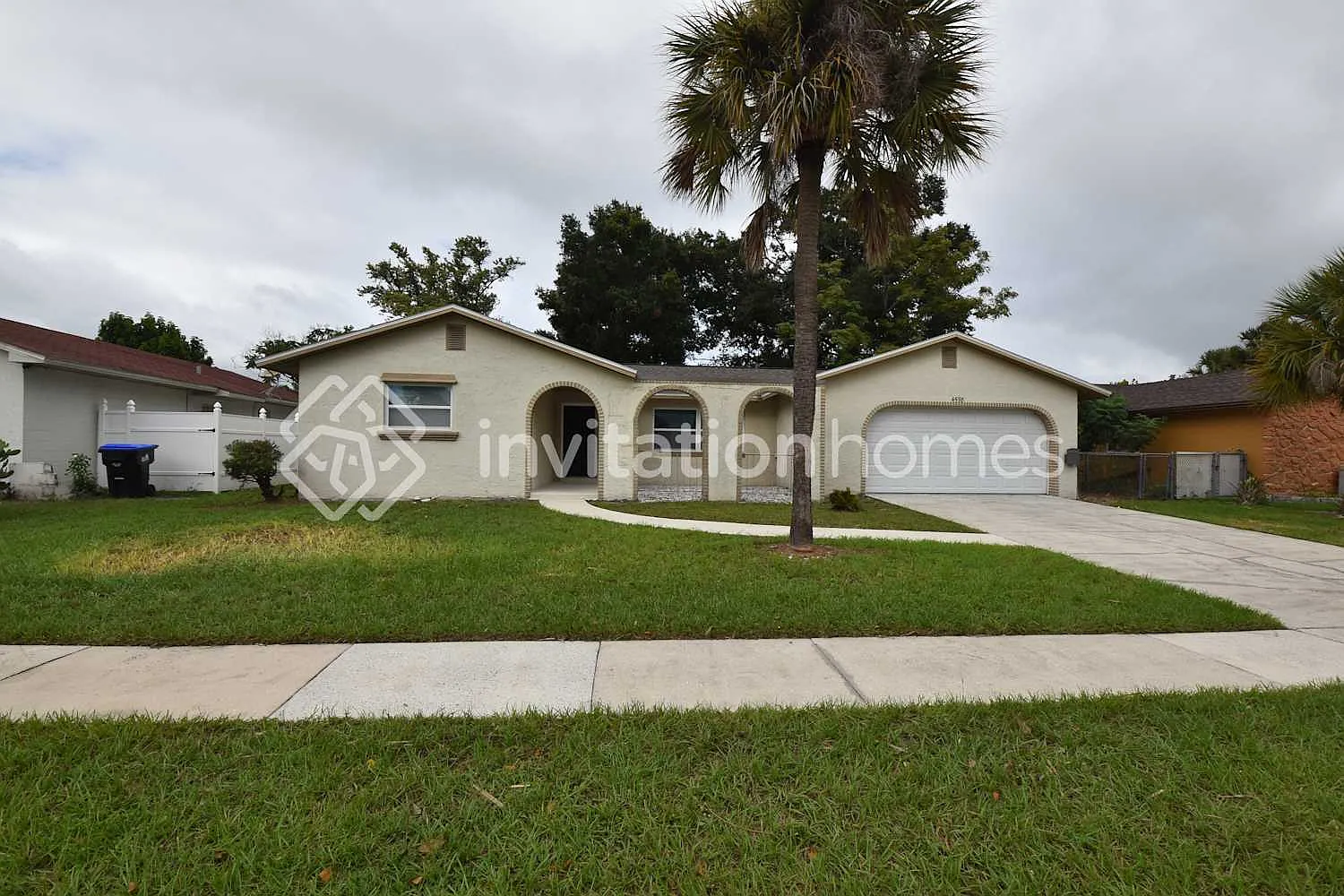 4598 Frisco Cir Orlando, FL 32808 — Photo 1