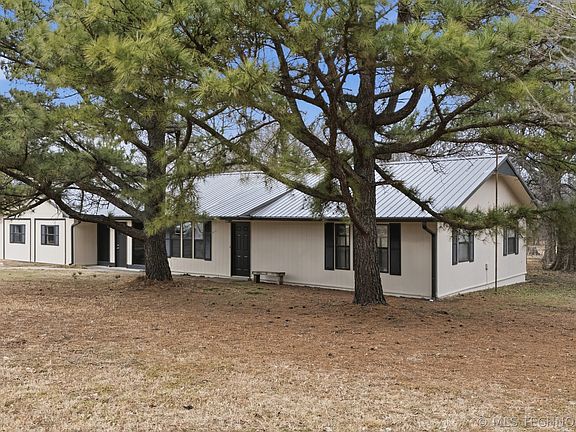 2nd image of 3060 S 4180th Rd