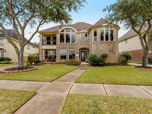 2nd image of 2711 Lakeside Village Dr