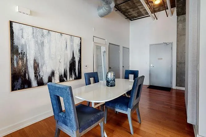 645 W 9th St #718 — Photo 14