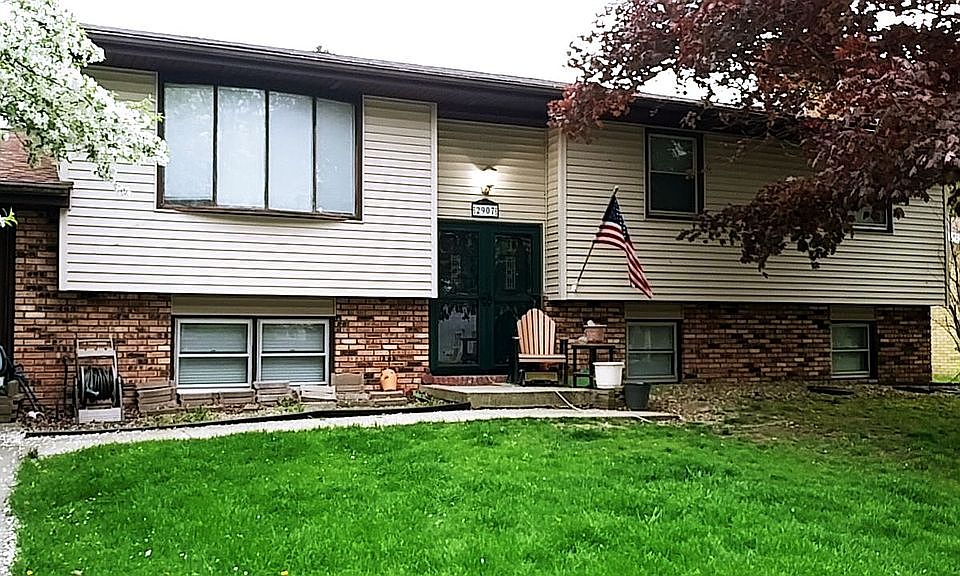 2907 Kingsbury Ct front