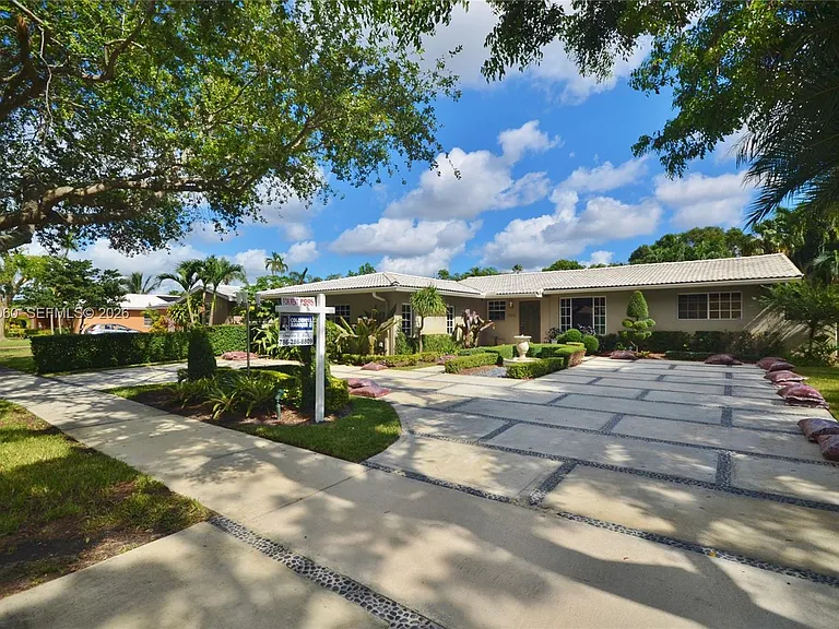 14001 Cypress Ct — Photo 3