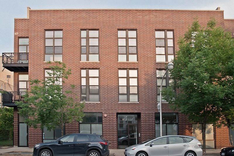 1st image of 1319 N Wood St APT 3A