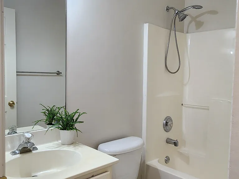355 Gardners Cir — Photo 9