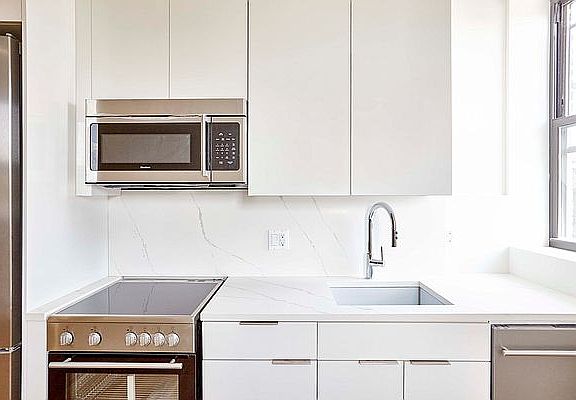 4th image of 166 W 121st St #2B