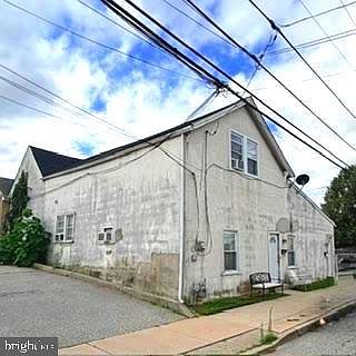 3rd image of 803 Forrest St