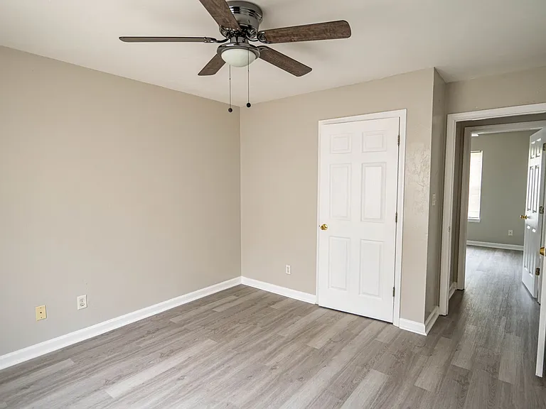 1318 Melvin St — Photo 10