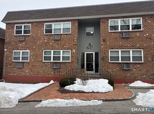 637 Cove Rd UNIT A12, Stamford, CT 06902