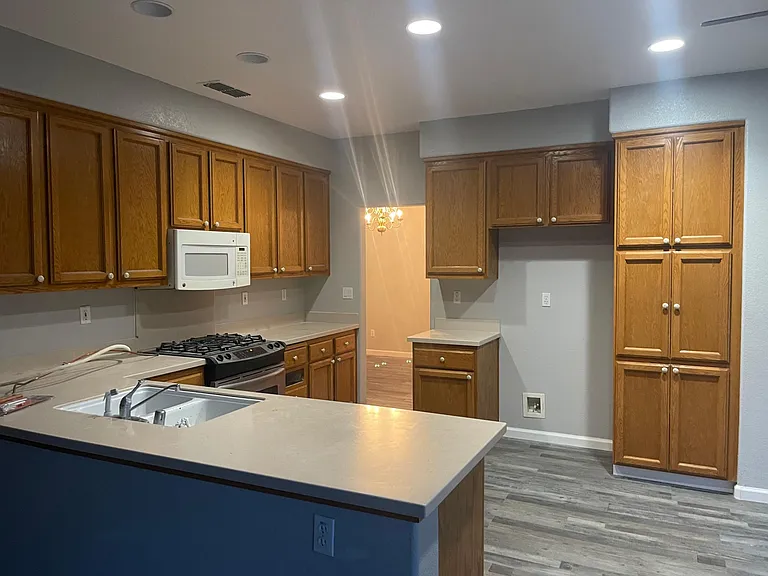1437 Mayfield St — Photo 13