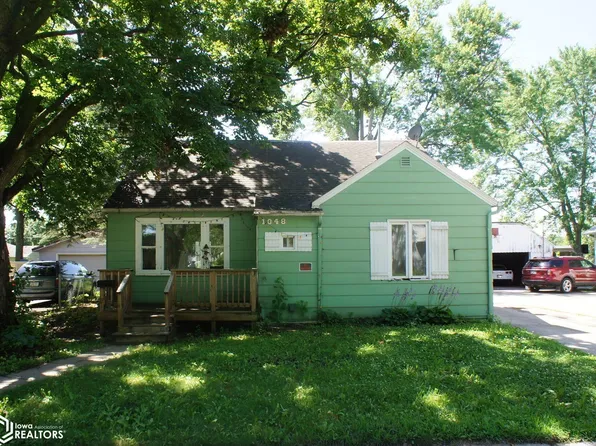 1048 Walnut St, Webster City, IA 50595