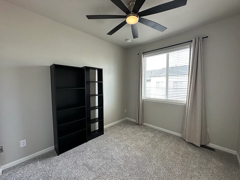 457 Millwall Cir — Photo 34