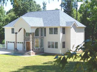 215 Wintergreen Dr W, Garner, NC 27529
