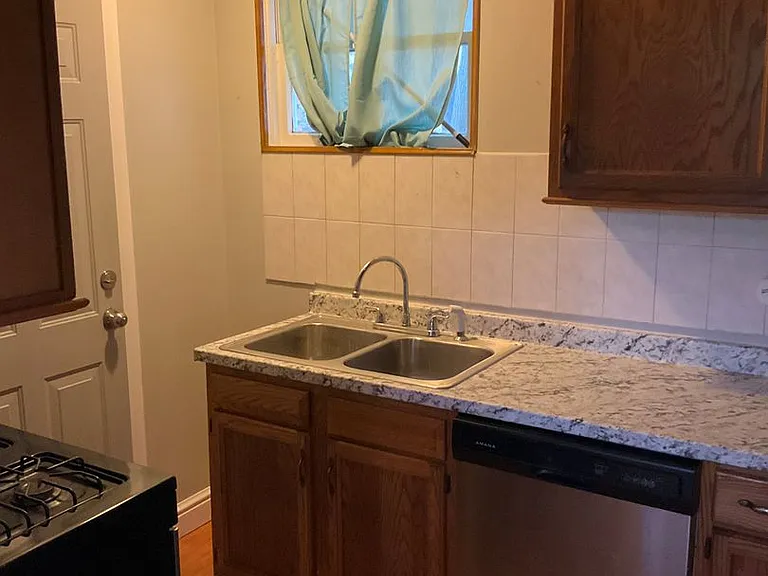 1018 Bellaire Ave — Photo 12