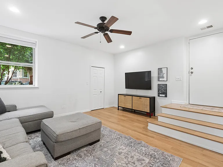 1314 W Winnemac Ave #G — Photo 2