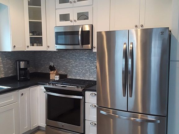 2nd image of 1333 Columbus Ave
