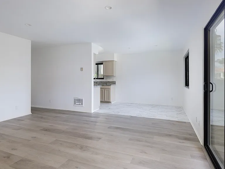 121 Burton Cir #2 — Photo 5