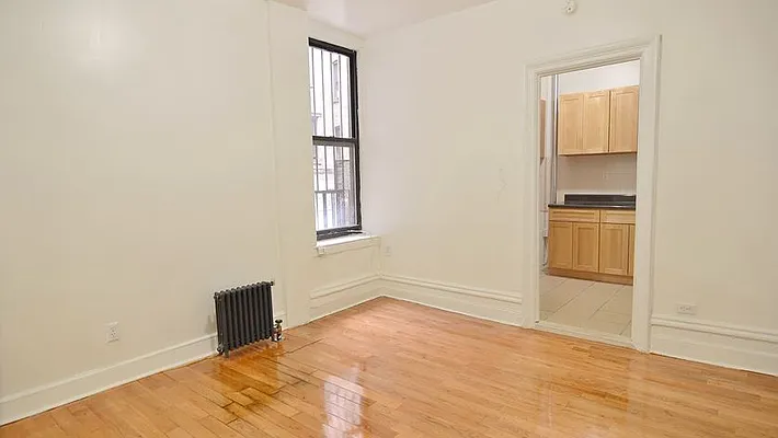 Rented by Park Property Advisors | media 14