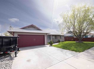 518 Elzora Loop, Milton Freewater, OR 97862