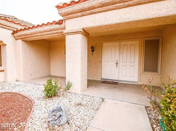 5th image of 2508 Desert Sands Dr