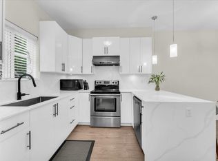 3888 Norfolk St #206, Burnaby, BC V5G1E5