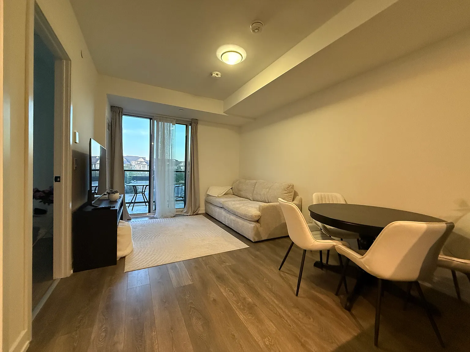 215-335 Wheat Boom Dr Oakville Ontario L6H 7Y1 — Photo 4