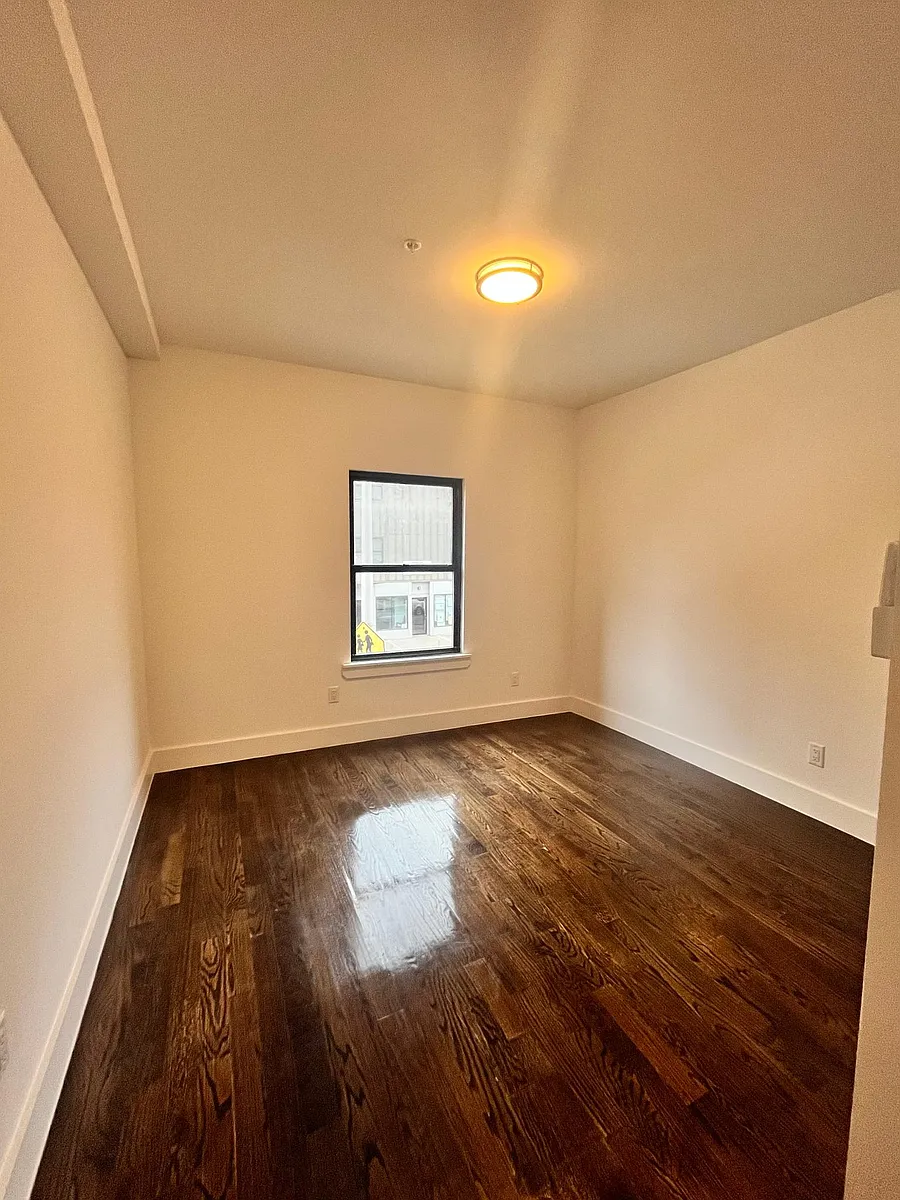 Building Photo - 664 Ocean Ave #201