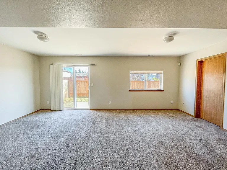6721 135th St E — Photo 28