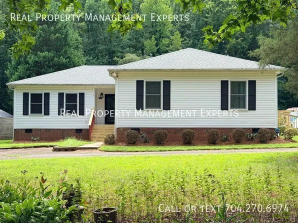 3733 Hayden Dr, Charlotte, NC 28269