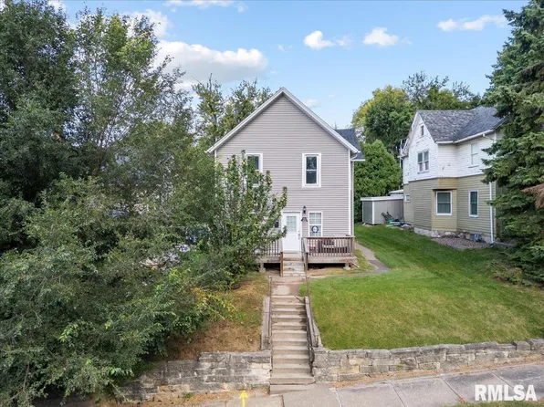 1112 12th St, Moline, IL 61265