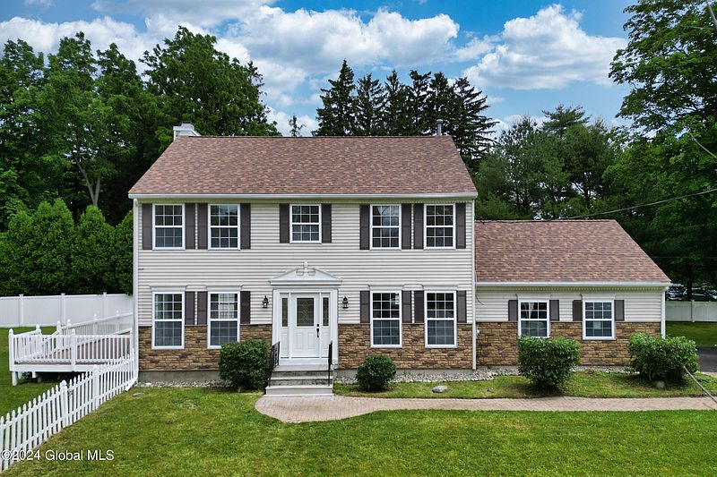 2nd image of 2285 Troy Schenectady Road