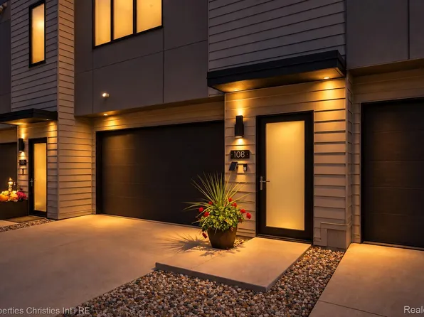 108 N Center Cv, Northville, MI 48167